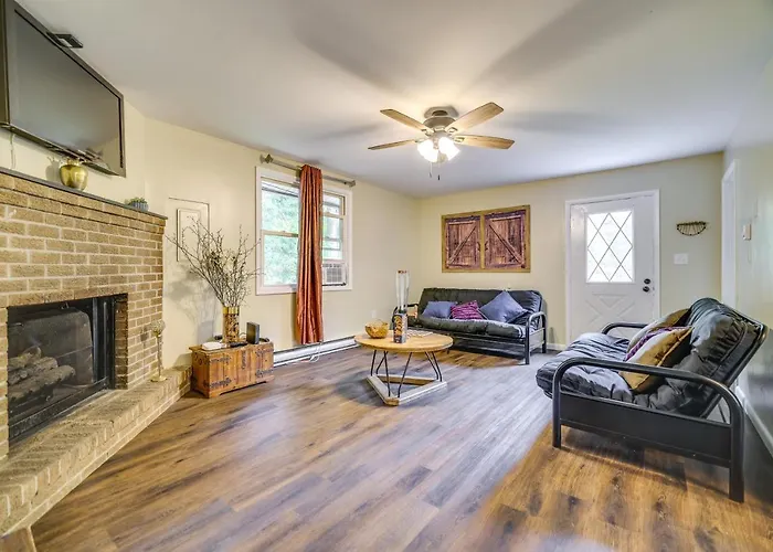 Tobyhanna Vacation Rental Game Room And Trampoline!